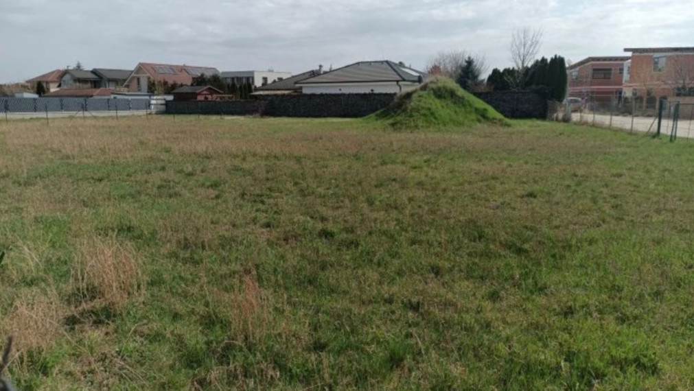 Na predaj atraktívny stavebný pozemok s výmerou 721 m2