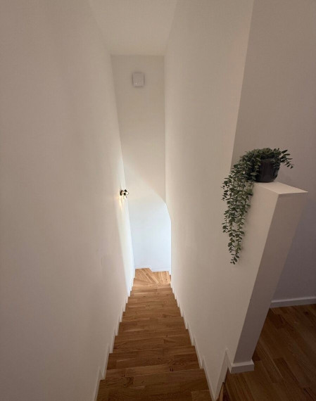 Na predaj moderný 3-izbový rodinný dom so záhradou a terasou – Kráľová pri Senci, časť Krmeš