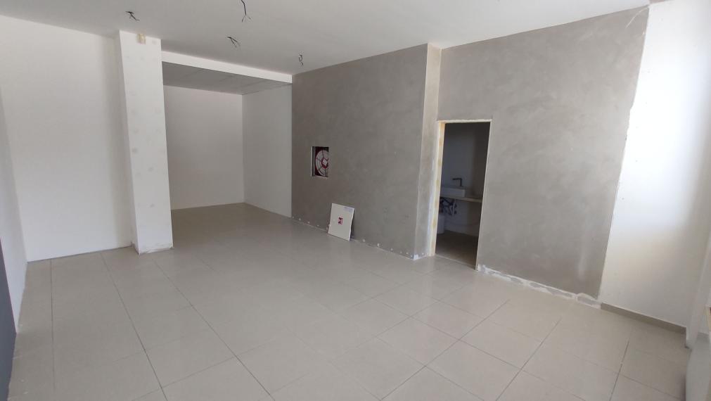 Obchodný/showroom priestor s výkladmi do Bajkalskej ulice, 145m2