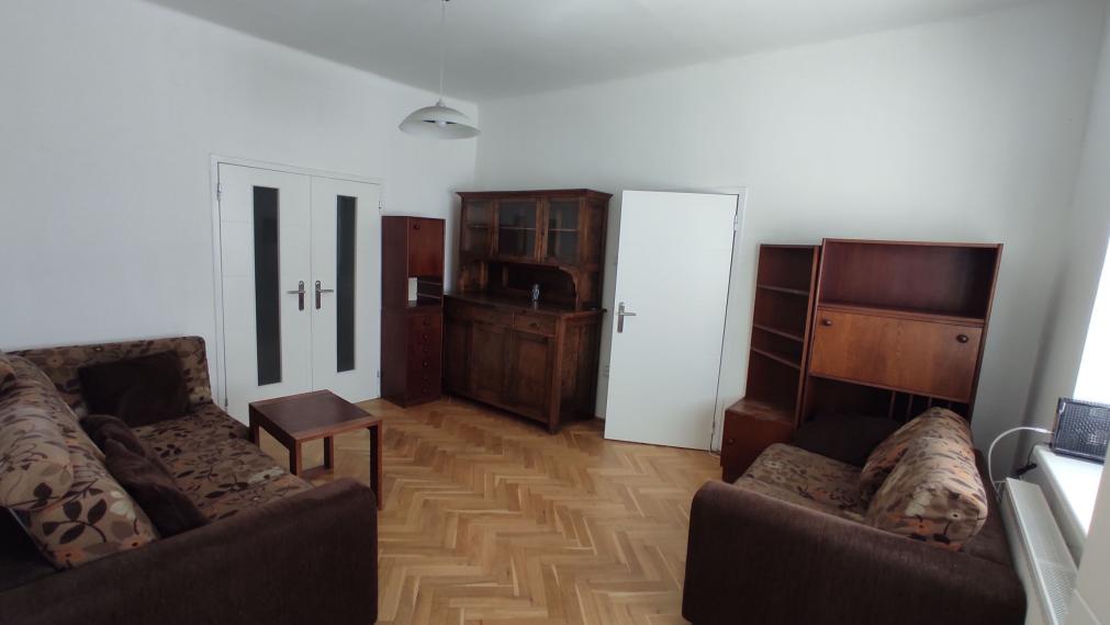 4-izbový byt na prenájom v blízkosti Hradu, Mudroňova-Staré Mesto
