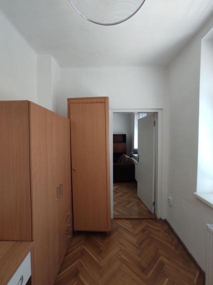 4-izbový byt na prenájom v blízkosti Hradu, Mudroňova-Staré Mesto