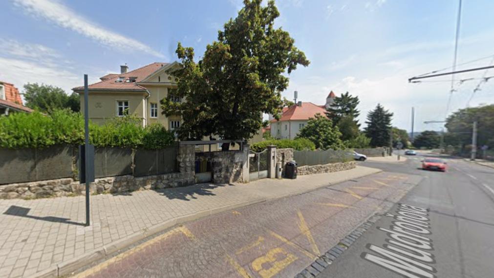 4-izbový byt na prenájom v blízkosti Hradu, Mudroňova-Staré Mesto