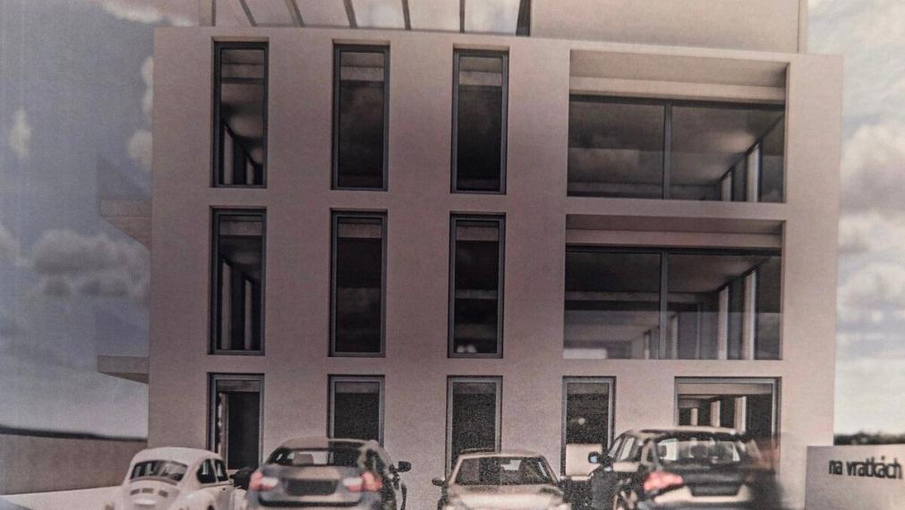 Na predaj investičný stavebný pozemok s projektom polyfunkčnej budovy - Bratislava IV