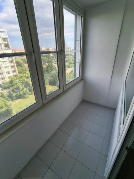 Na prenájom príjemný 2,5-izbový byt s balkónom a loggiou TOP