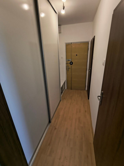 Na prenájom príjemný 2,5-izbový byt s balkónom a loggiou TOP
