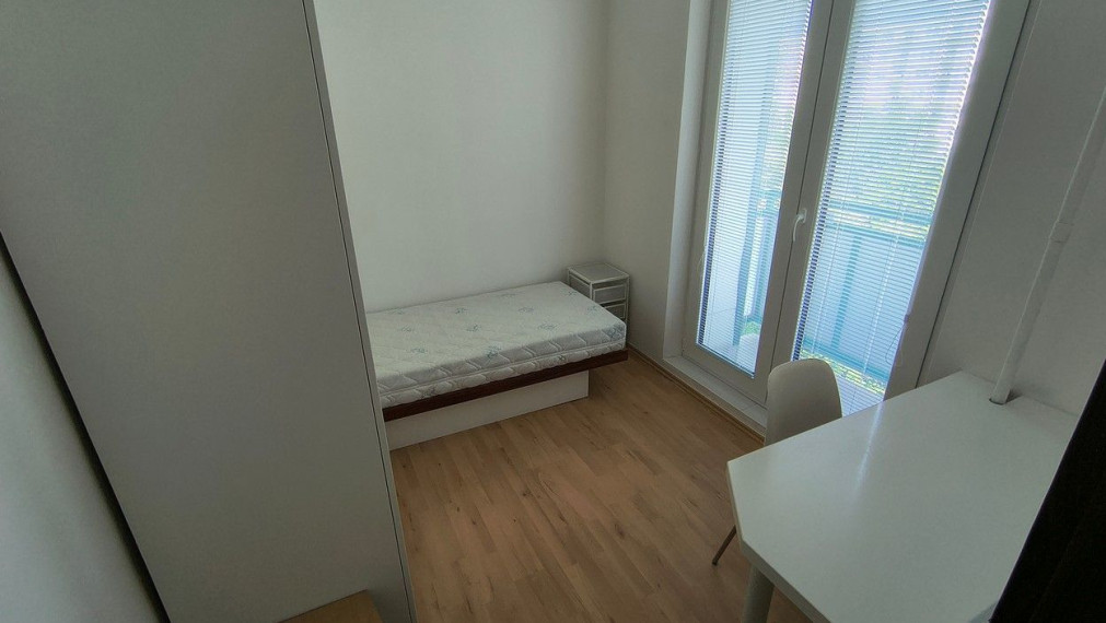 Na prenájom príjemný 2,5-izbový byt s balkónom a loggiou TOP
