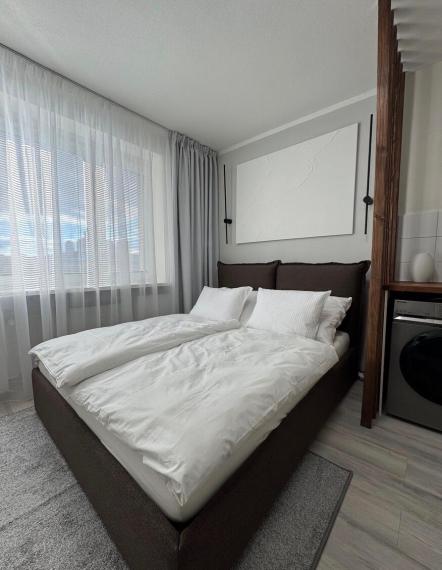 Na predaj zariadenú garzónku s výmerou 23 m2 na Záhradníckej ulici v Bratislave