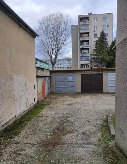 Na predaj garáž s výmerou 20 m², BA II TOP