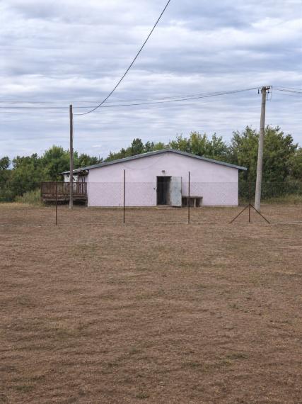 Prenájom – 819m2 Výrobná hala / sklad + 2 izbový byt + kancelária