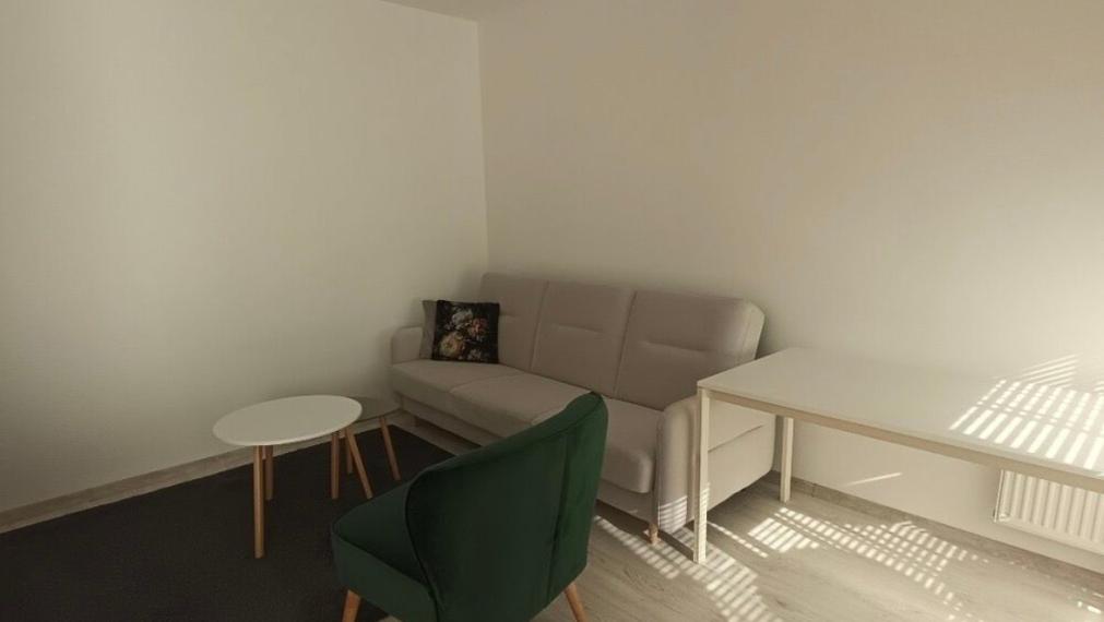 Na prenájom zariadený 1-izbový byt s loggiou v širšom centre Bratislavy TOP