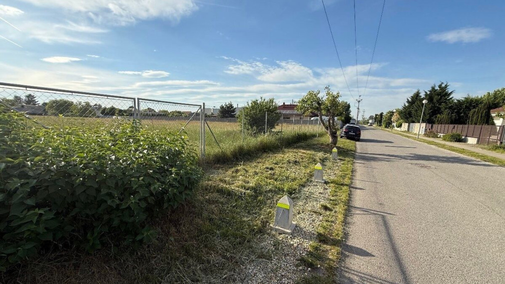 Developerský pozemok v Miloslavove na predaj – 4 205 m² 