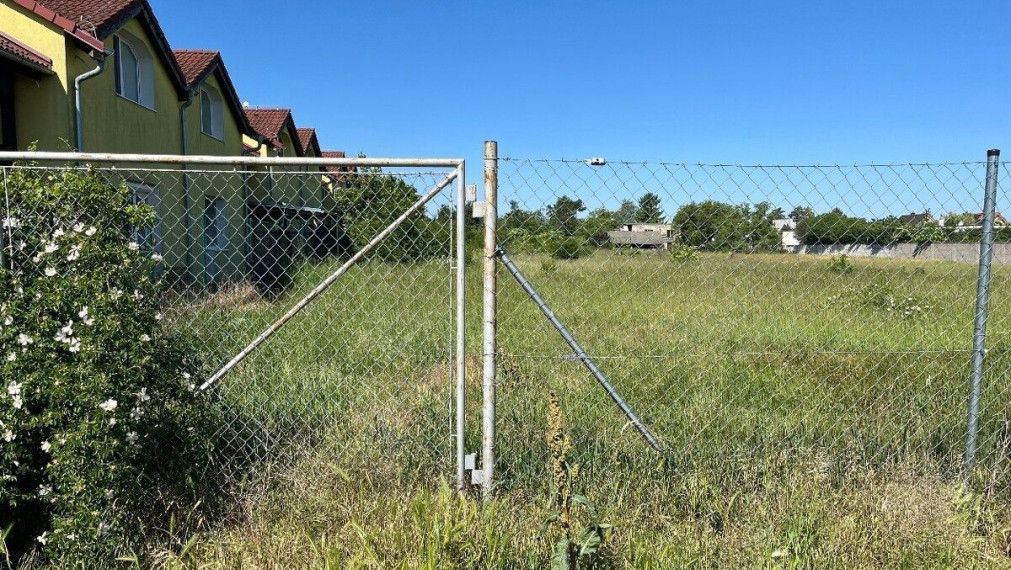 Developerský pozemok v Miloslavove na predaj – 4 205 m² 