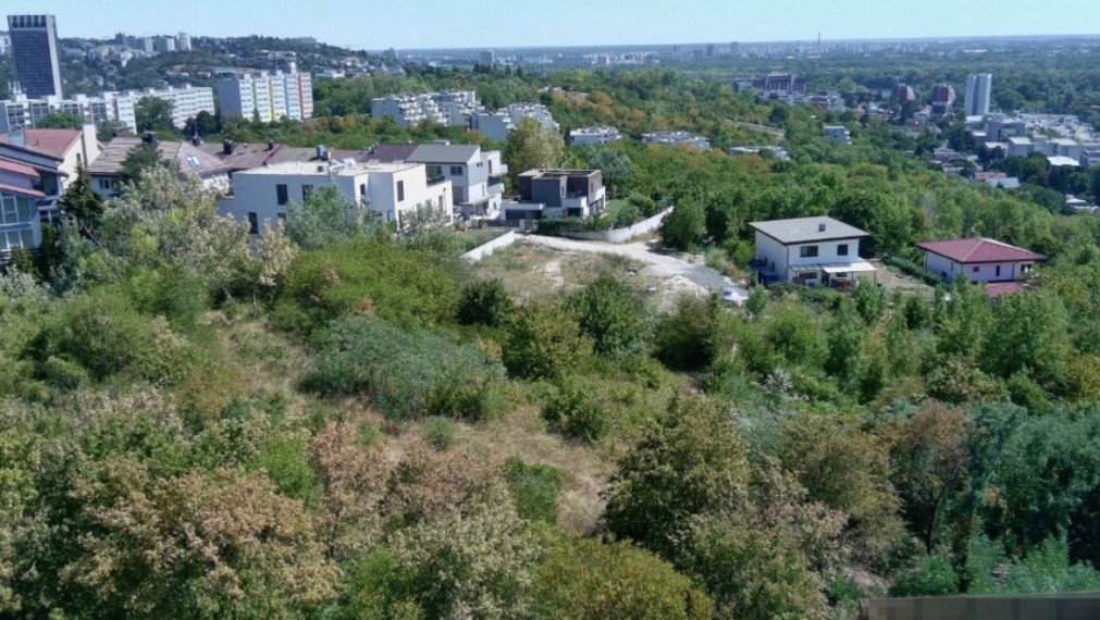 Na predaj stavebný pozemok s výnimočnou polohou v Bratislave – Karlovej Vsi, TOP