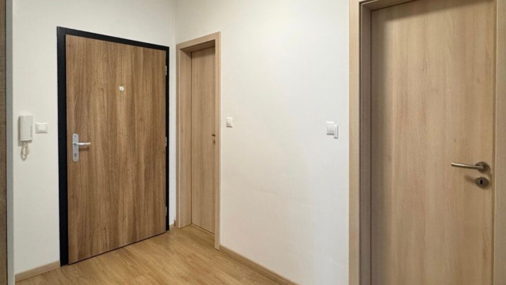 Na prenájom priestranný a svetlý 2-izbový byt s výmerou 52 m2