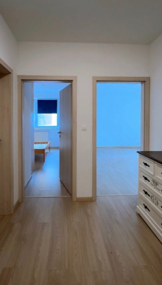 Na prenájom priestranný a svetlý 2-izbový byt s výmerou 52 m2