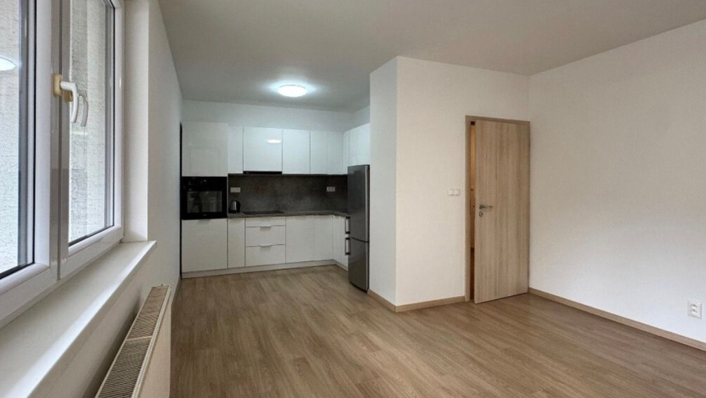 Na prenájom priestranný a svetlý 2-izbový byt s výmerou 52 m2