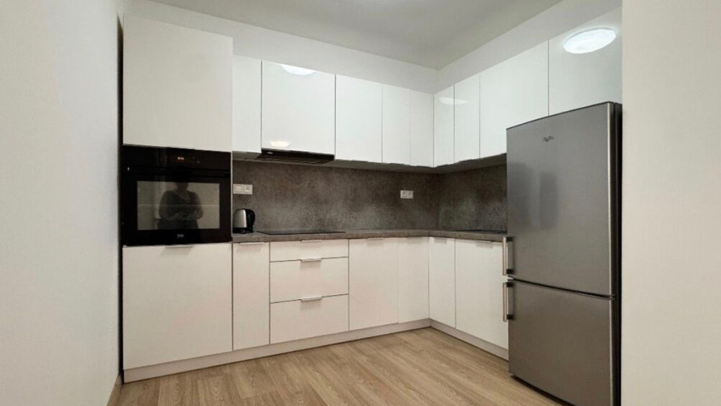 Na prenájom priestranný a svetlý 2-izbový byt s výmerou 52 m2