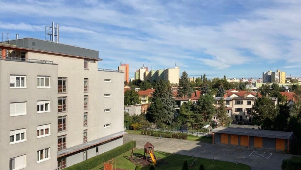 Na prenájom krásny, priestranný a kompletne zariadený 2-izbový byt