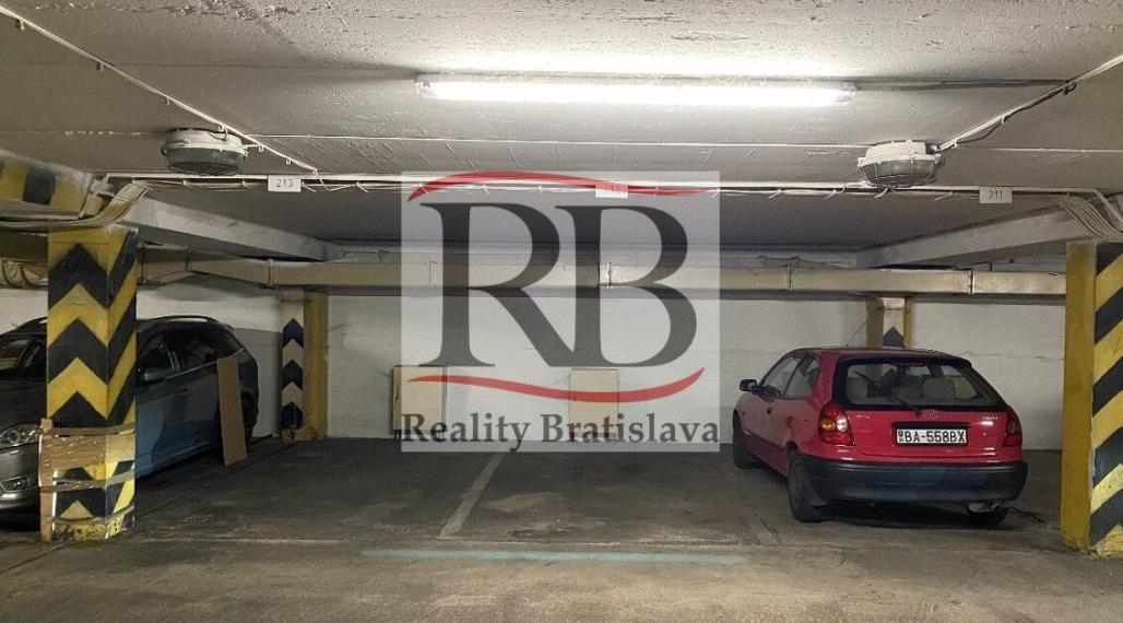 Garážové státie na Stodolovej ulici na predaj