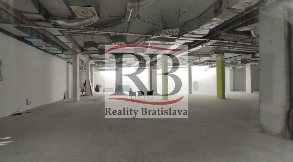 Obchodné priestory v tesnej blízkosti Prezidentského paláca, EUROPEUM TOP