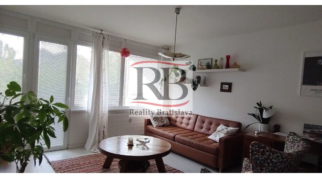 Svetlý zrekonštruovaný 3i byt v mestskej časti Lamač