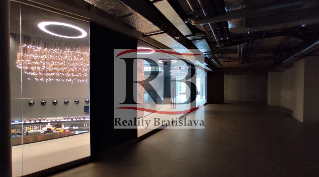 Obchodný priestor v exkluzívnej budove TOWER 5 v tesnej blízkosti štadióna Tehelné Pole, Kalinčiakova, BA3