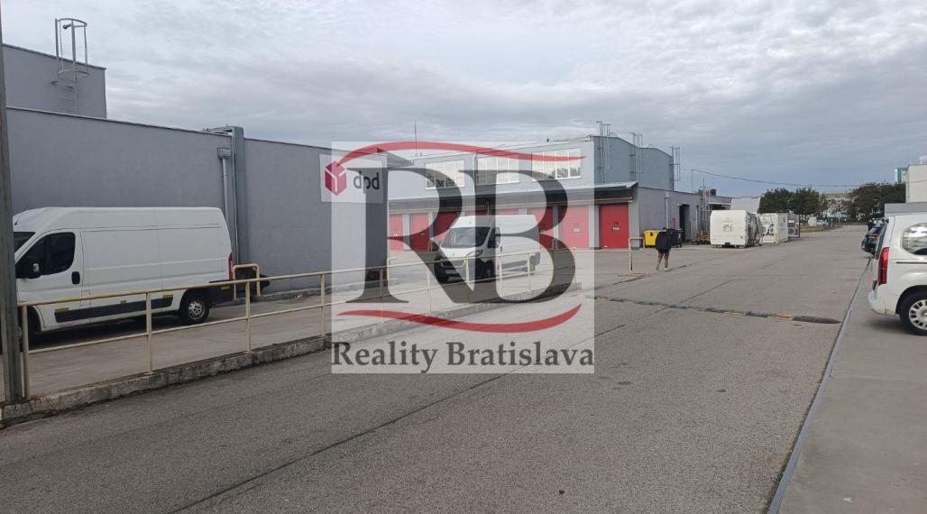 Skladový priestor v blízkosti letiska na prenájom