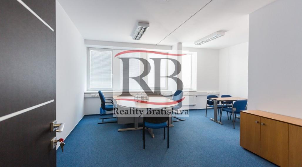 Kancelárske priestory v blízkosti diaľničného obchvatu, letiska a OC AVION TOP