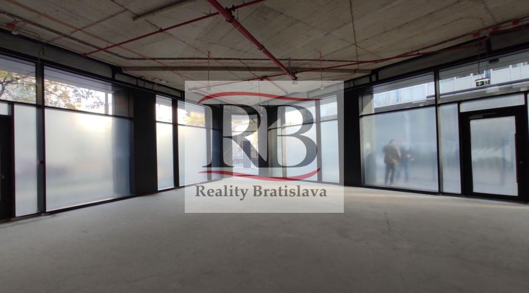 Lukratívne obchodné priestory v Apollo NIVY, Prievozská-Ružinov
