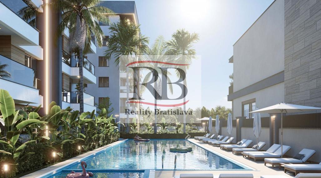 2-izbový byt blízko letiska s otvorenou kuchyňou v komplexe v Altıntaşi