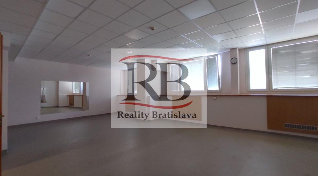 Holiday Inn Bajkalská - Priestory vhodné na fyzio, masáže, kliniku s parkovaním, BAII, 394m2