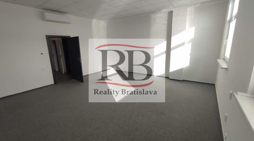 Skladové a kancelárske priestory na Vajnorskej ulici na prenájom, Bratislava III TOP