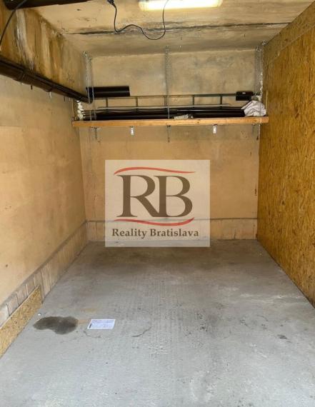 Garáž 13m2 na Bebravskej ulici BA II PREDAJ