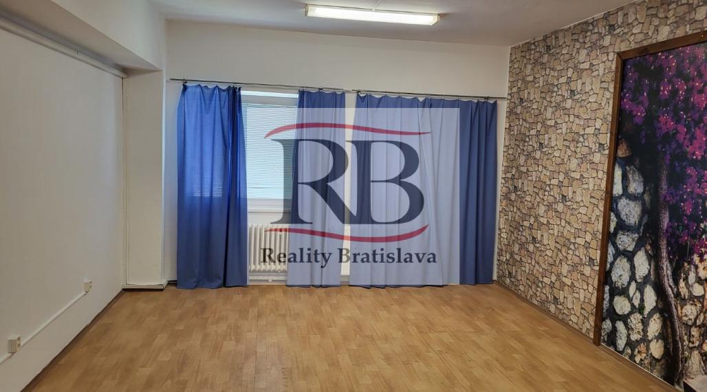 Kancelárie v tesnej blízkosti kúpaliska Matadorka, Údernícka-Petržalka