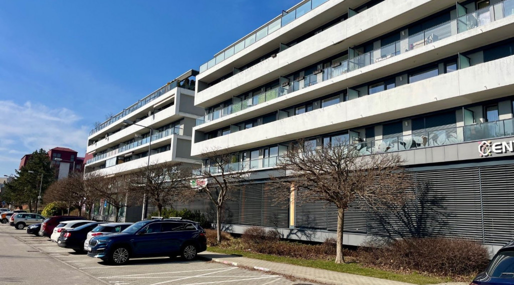 Lukratívny veľkometrážny obchodný priestor na predaj – investičná príležitosť