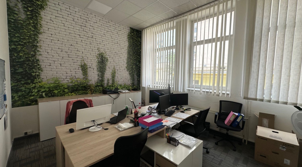 Priestor 168m2 na vyvýšenom prízemí v blízkosti Klientskeho centra, Bratislava II