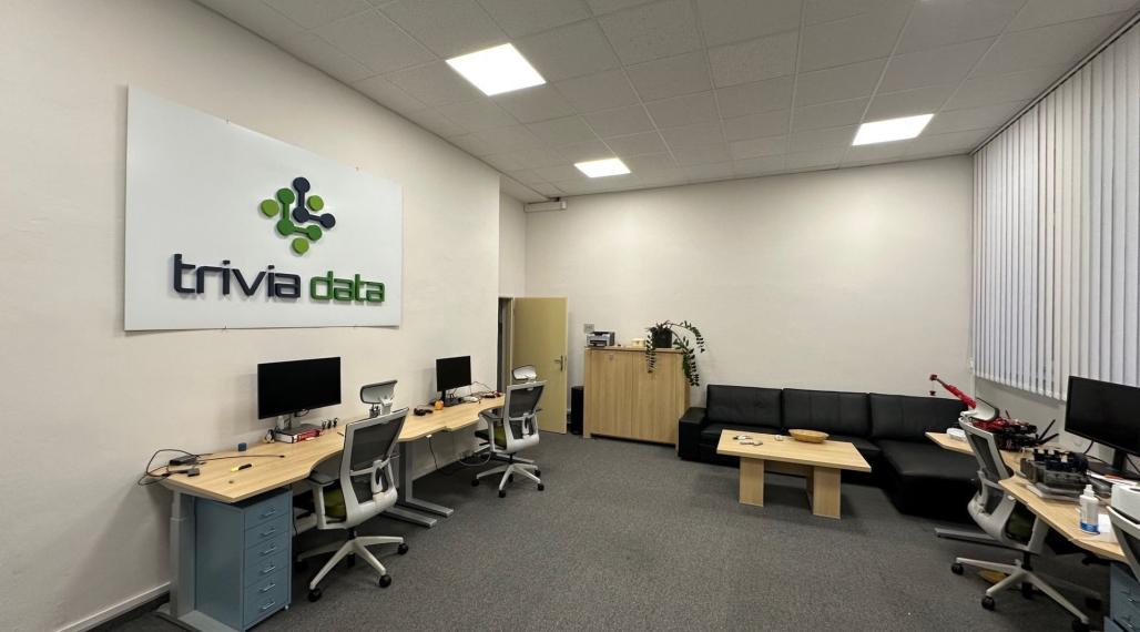 Celok 3 kancelárií na vyvýšenom prízemí v blízkosti Klientskeho centra, Bratislava II, 100m2