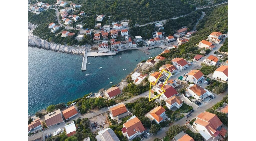 Exkluzívny pozemok s výhľadom na more a projektom v cene – Zavalatica, Korčula