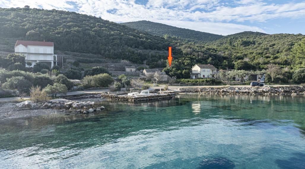 Pozemok s možnosťou kotvenia člna – výnimočná príležitosť na Korčuli