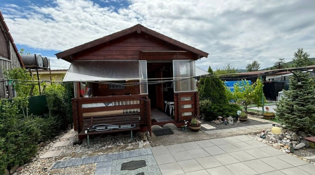 Záhrada na predaj, Rača