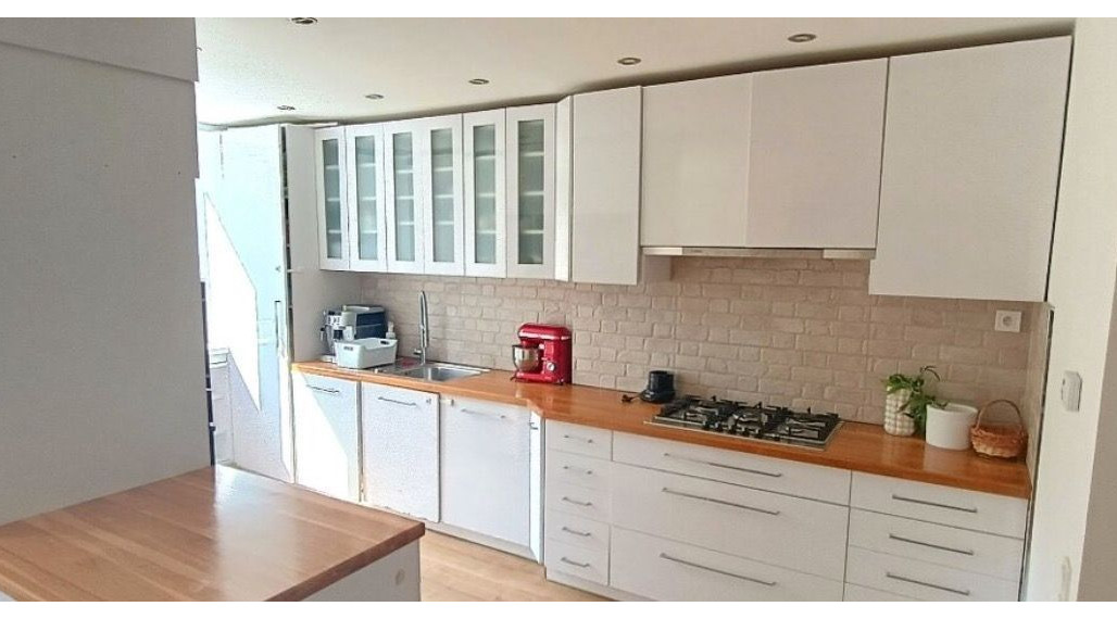 Na predaj elegantný a priestranný 3-izbový byt s dvomi balkónmi TOP