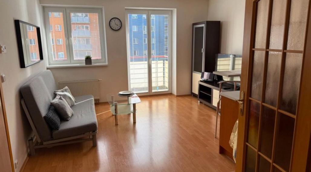 Na prenájom 2izbový slnečný v Petržalke