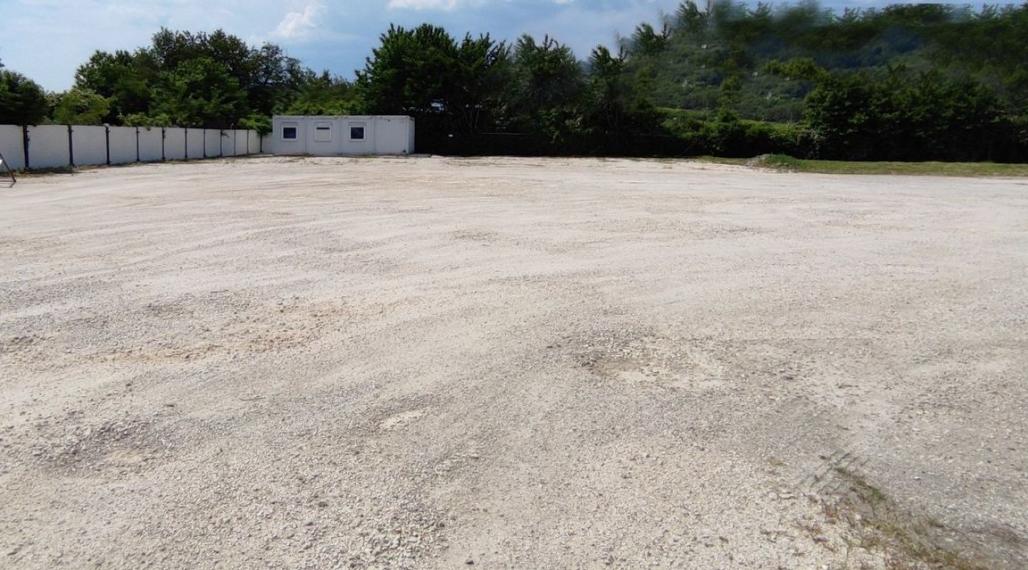 Spevnené betónové plochy, Melčice Lieskové