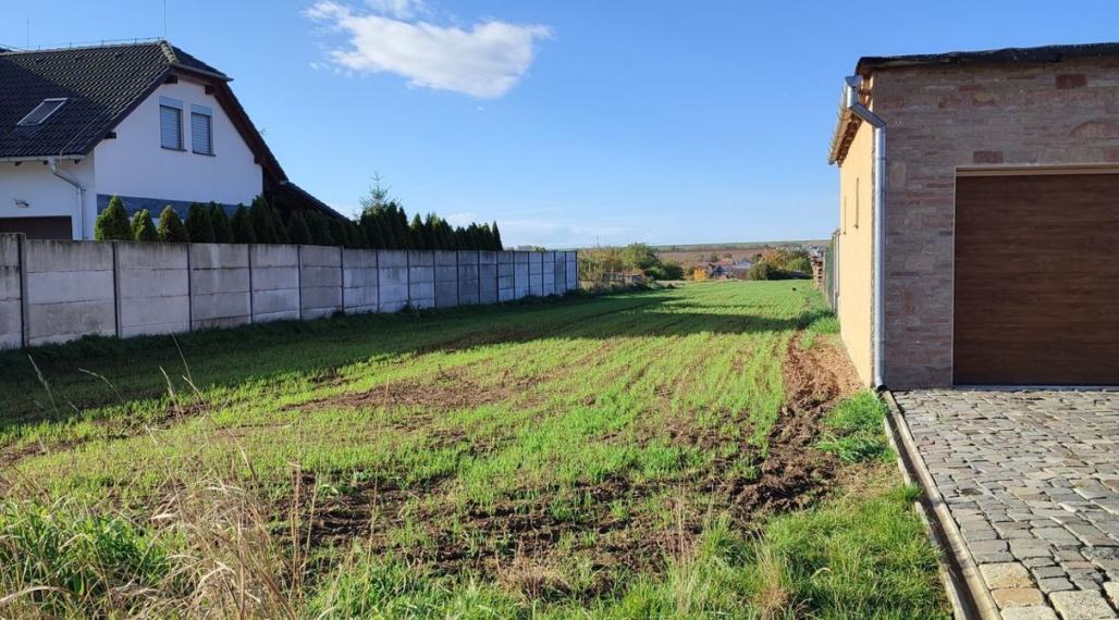 EXKLUZÍVNE – stavebný pozemok 700m2, Zvončín TOP