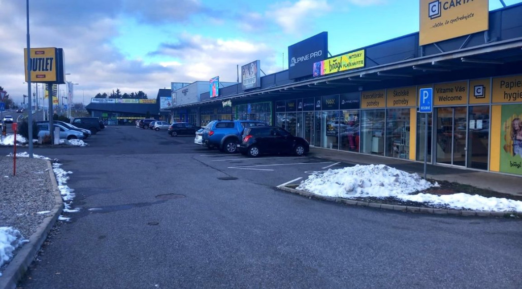 Obchodný priestor 317m2 v nákupnom centre v lokalite Kamenné Pole, Liptovský Mikuláš