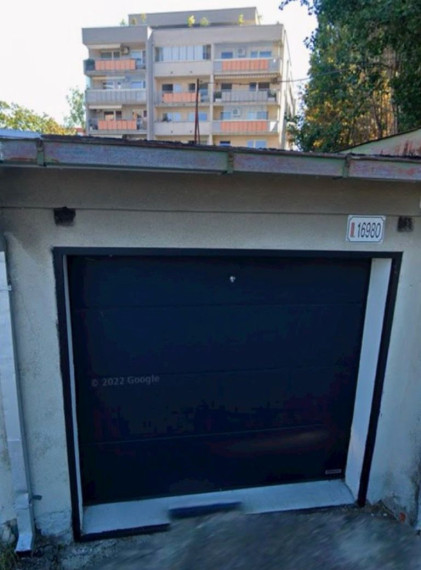 Garáž v rádovej zástavbe, Bratislava