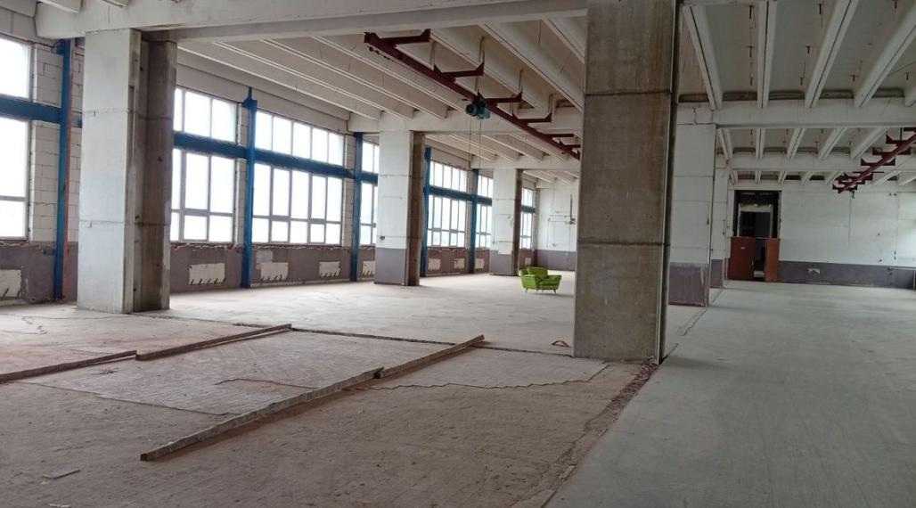 Na prenájom -haly pre ľahkú výrobu , Považská Bystrica