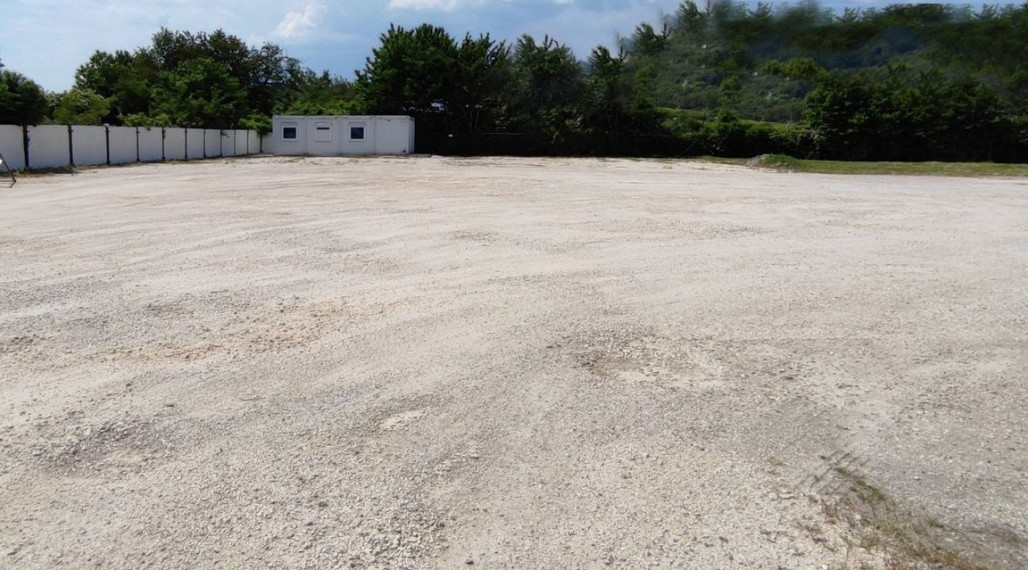 Spevnené betónové plochy na prenájom - Melčice Lieskové