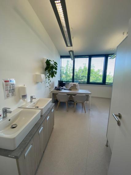 Priestory pre zdravotnícke účely v tesnej blízkosti ŽST Petržalka, Röntgenova