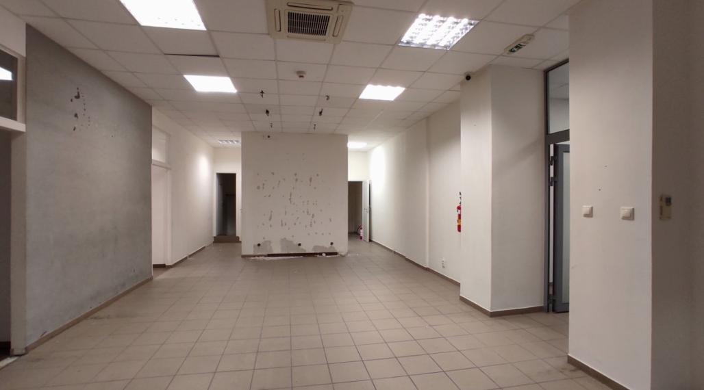 300m2 priestor so ZDRAVOTNÍCKYM ŠTANDARDOM, vysokými stropmi, 2 vstupmi a parkovaním, Hotel Bratislava TOP